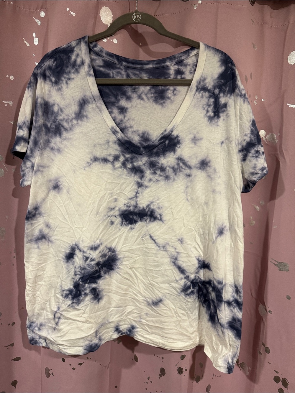 Universal Thread White & Navy Tie-Dye V-Neck Short Sleeve Tee